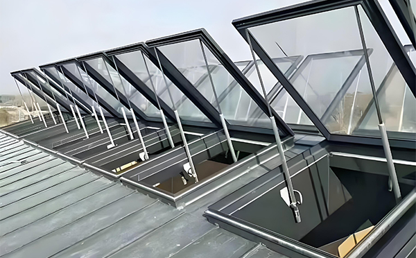 消防民和排烟窗 消防民和排烟窗