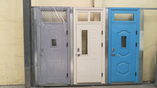 民和学校教室门